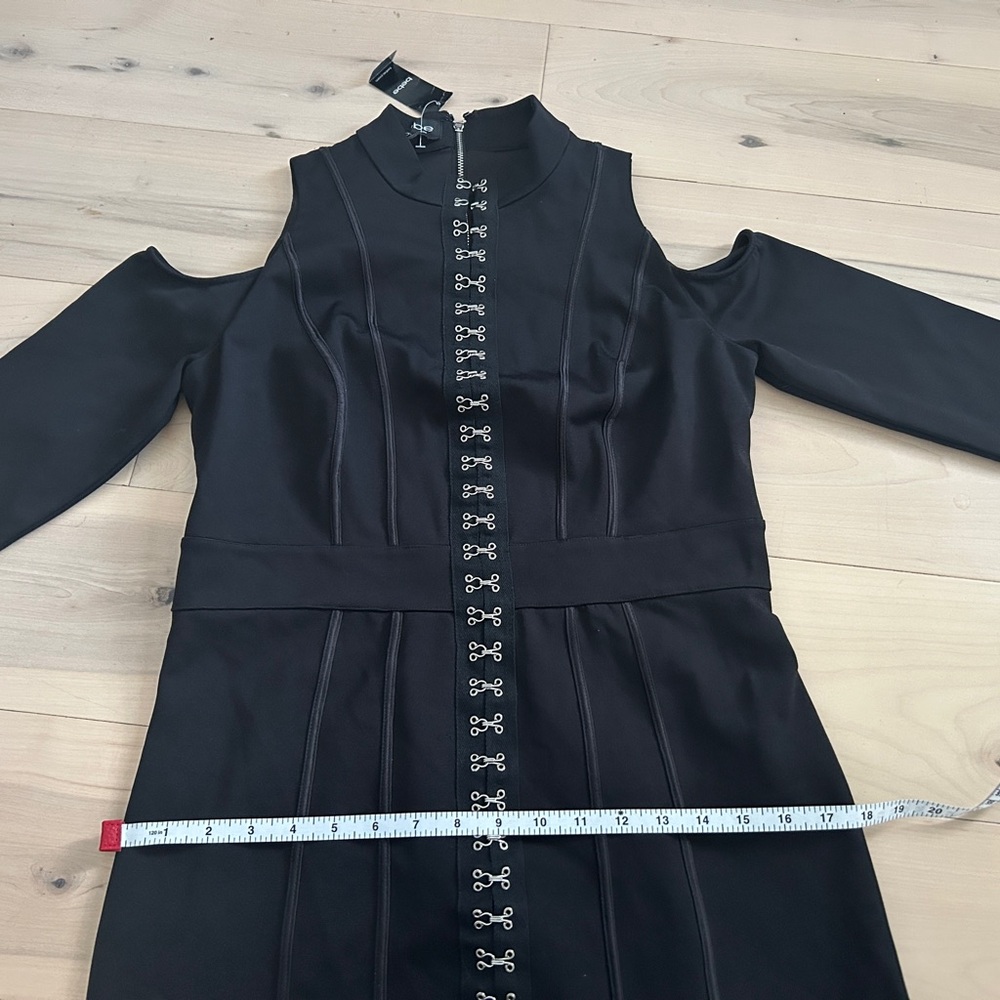 NWT BEBE Hook & Eye Off Shoulder Bandage Dress Exposed Back Zipper Black Large - Picture 8 of 16